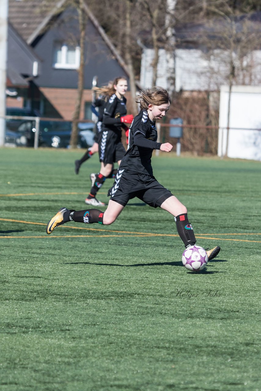 Bild 227 - B-Juniorinnen Halbfinale SVHU - Holstein Kiel : Ergebnis: 3:0